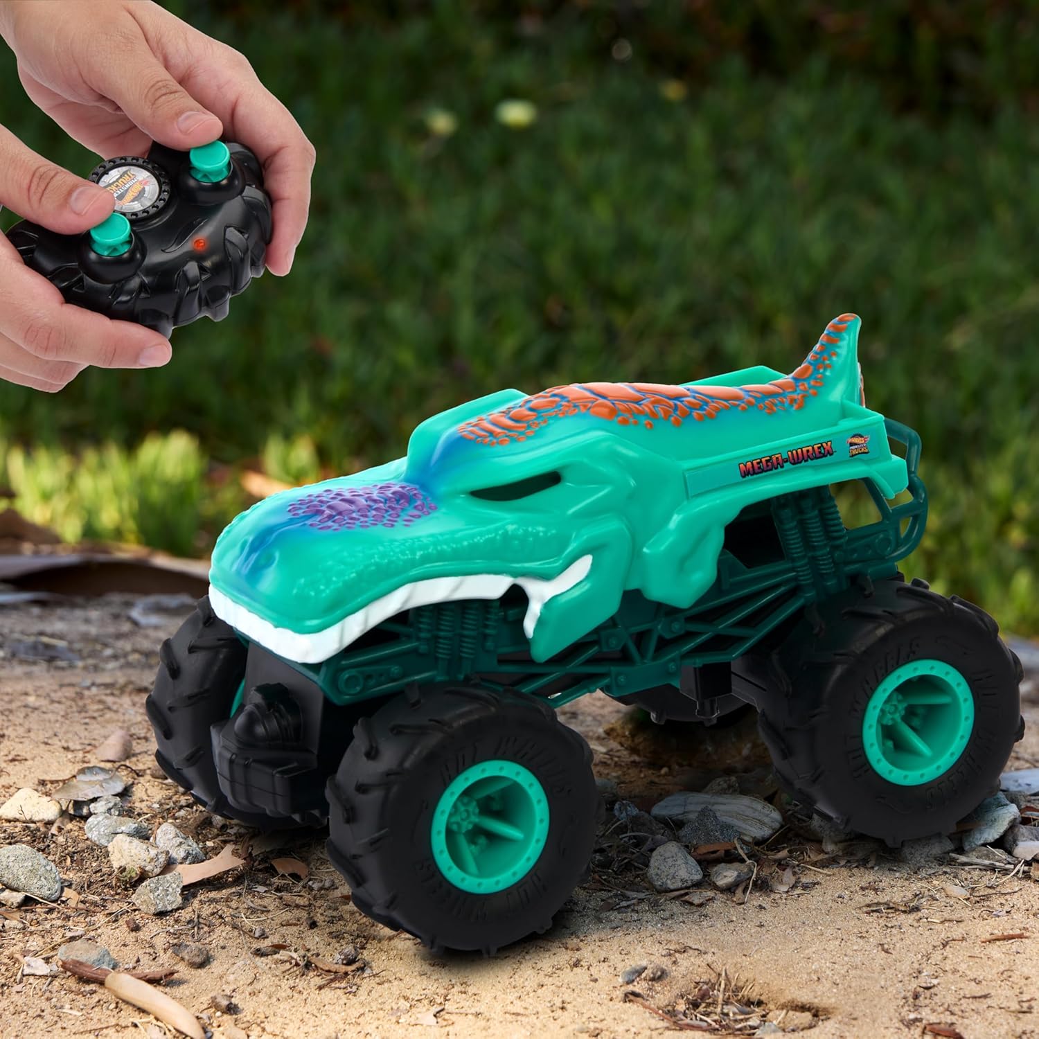 Remote Control Monster Truck Toy 1:24 Scale All-Terrain Wheelies k7m