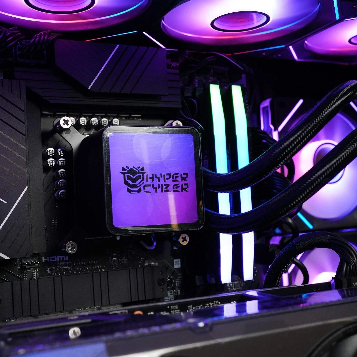 Gaming PC with AMD Ryzen 9 and RTX 4080 Super k7