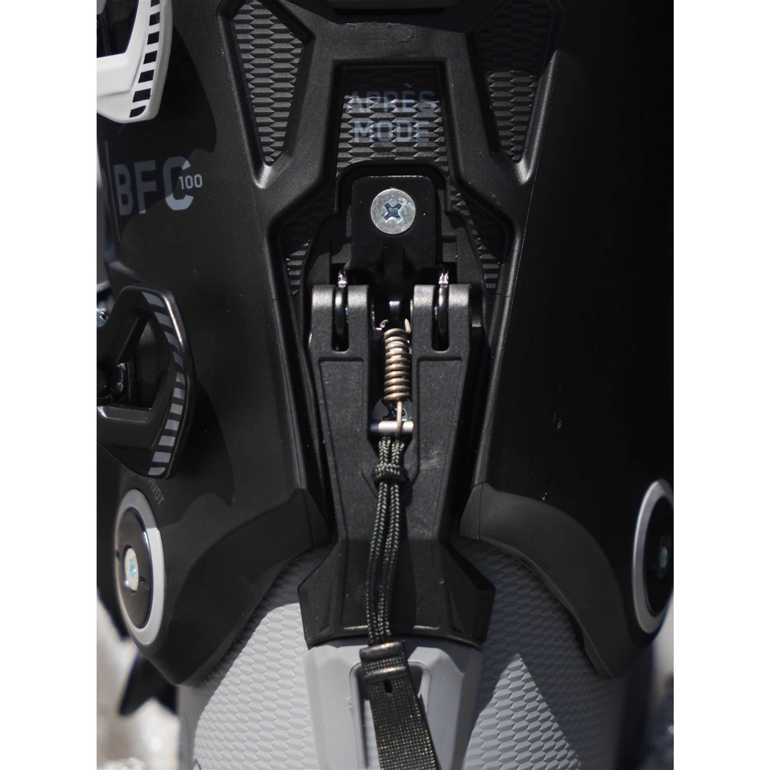 Ski Boots 100 A7