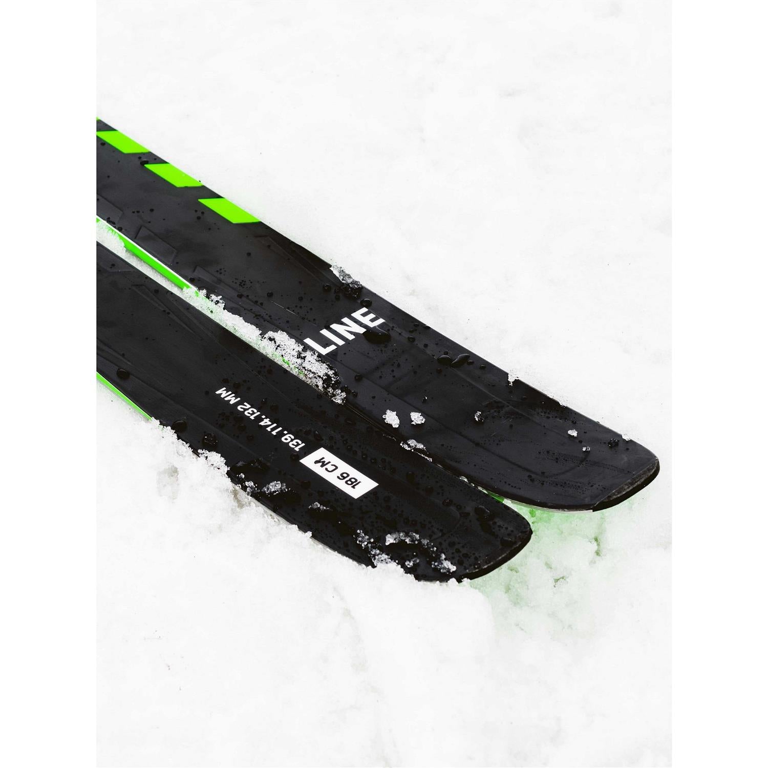 Skis 104 Optic q7