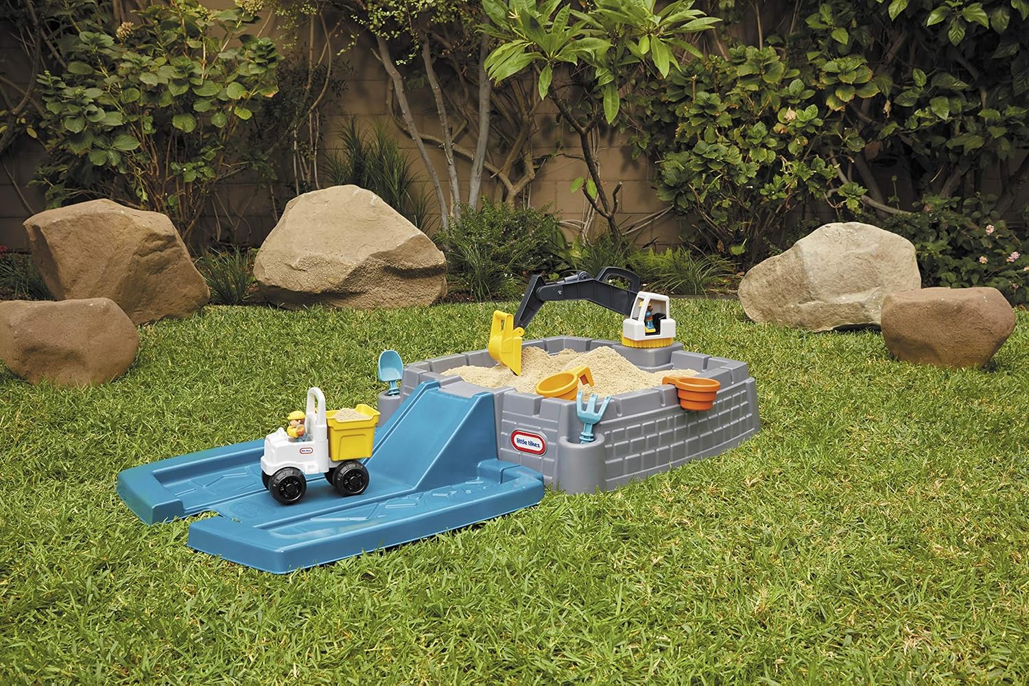 Excavator Sandbox with Lid and Play Sand Accessories k7m