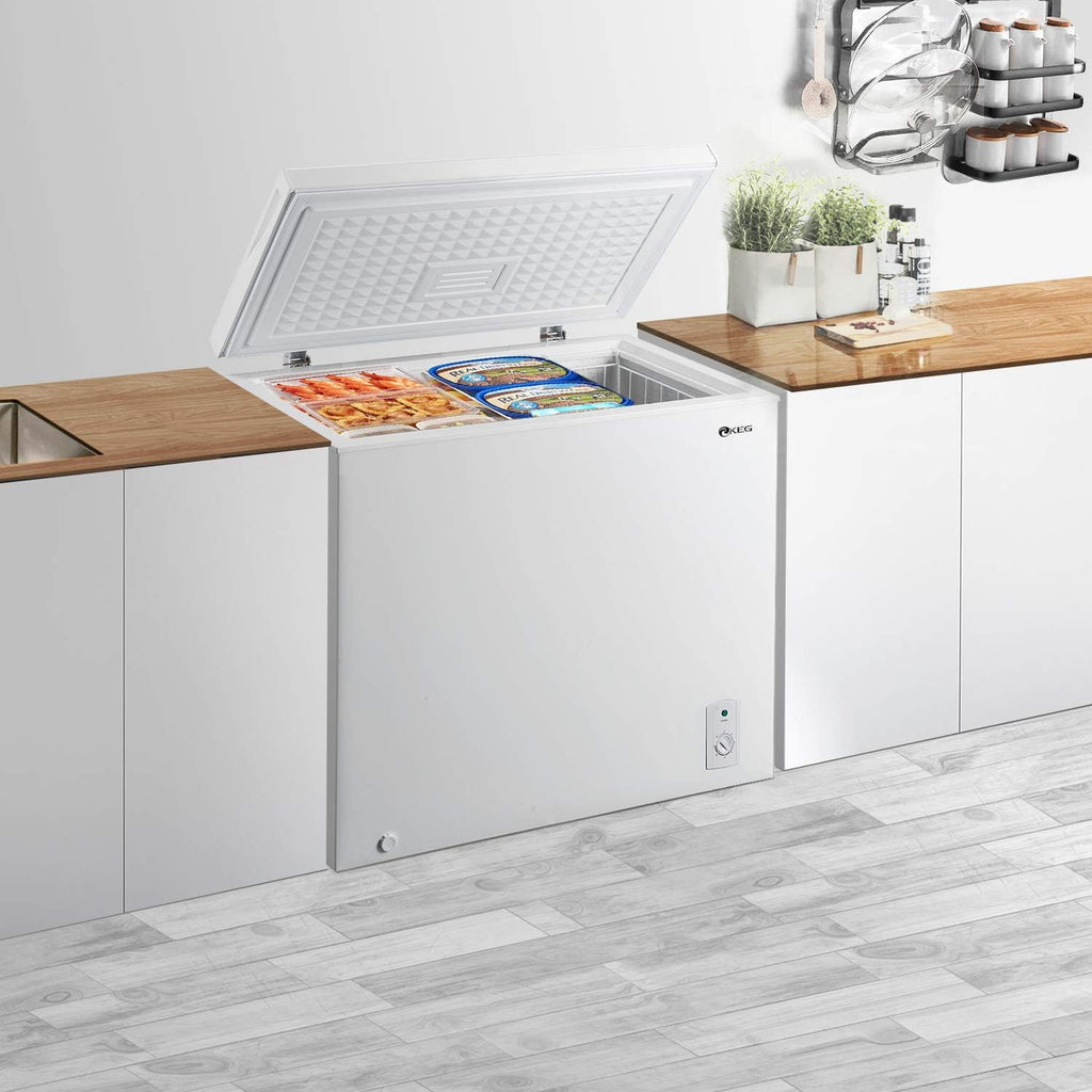7.0 Cubic Feet Chest Freezer with Adjustable Thermostat and Storage Basket k9m